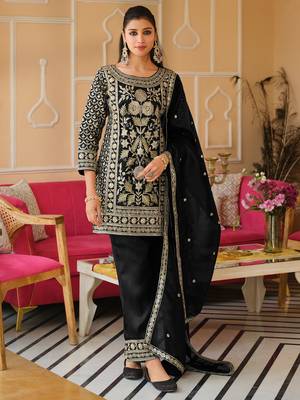 Black silk blend embroidered kurta trouser dupatta set 1