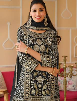Black silk blend embroidered kurta trouser dupatta set 4