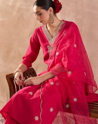Pink silk blend embroidered kurta trouser dupatta set 1