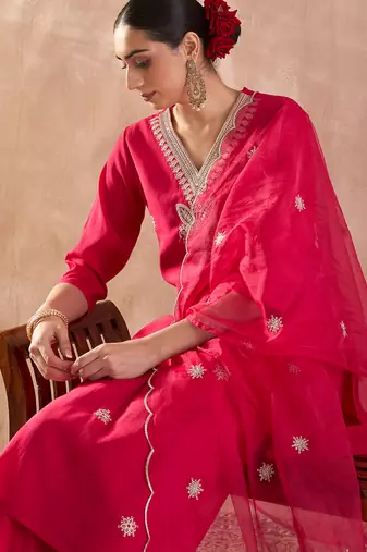 Pink silk blend embroidered kurta trouser dupatta set