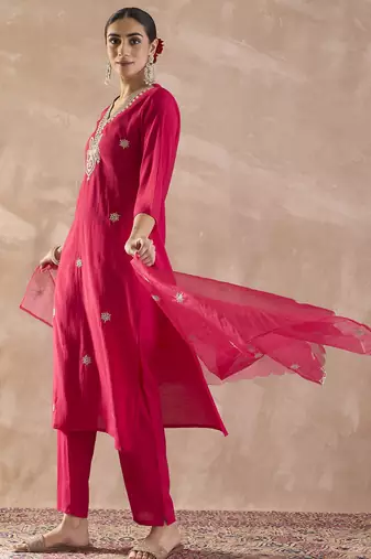 Pink silk blend embroidered kurta trouser dupatta set