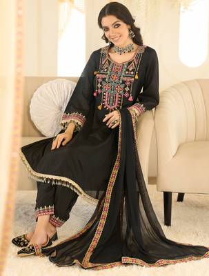 Black organza embroidered kurta trouser dupatta set 1