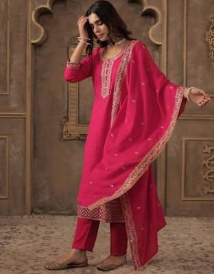 Pink pure cotton embroidered kurta trouser dupatta set 3