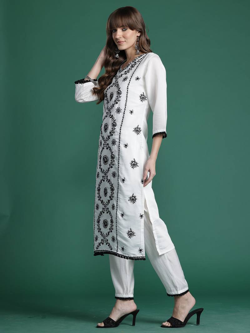 White silk blend embroidered kurta trouser dupatta set