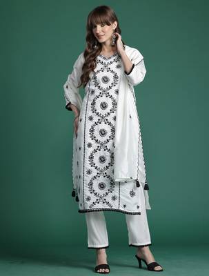 White silk blend embroidered kurta trouser dupatta set 4
