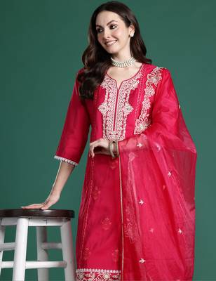 Pink silk blend embroidered kurta trouser dupatta set 2