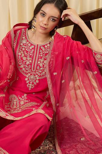 Pink silk blend embroidered kurta trouser dupatta set