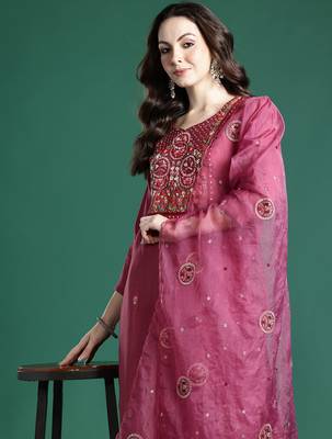 Pink silk blend embroidered kurta trouser dupatta set 1