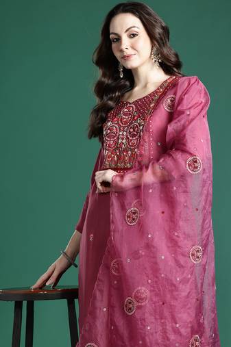 Pink silk blend embroidered kurta trouser dupatta set