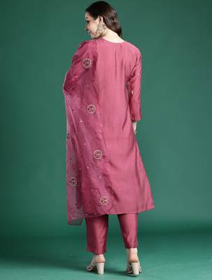 Pink silk blend embroidered kurta trouser dupatta set 2