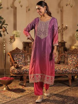 Pink silk blend embroidered kurta trouser dupatta set 4