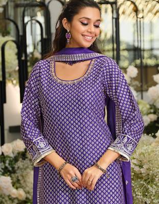 Purple silk blend embroidered kurta trouser dupatta set 4