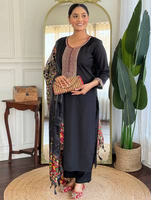 Black silk blend embroidered kurta trouser dupatta set 3