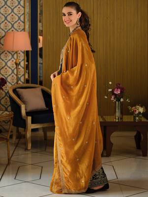 Black silk blend embroidered kurta trouser dupatta set 3