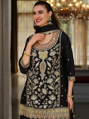 Black silk blend embroidered kurta trouser dupatta set 4