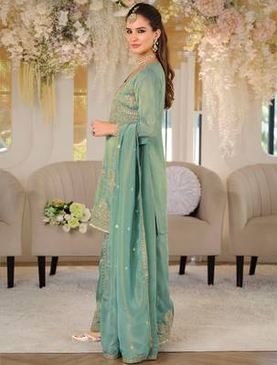 Green silk blend embroidered kurta trouser dupatta set 3