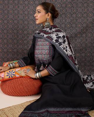 Black pure cotton printed kurta trouser dupatta set 1