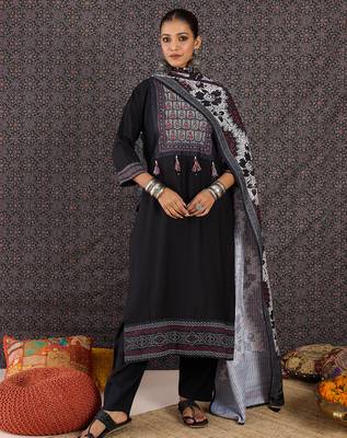 Black pure cotton printed kurta trouser dupatta set 4