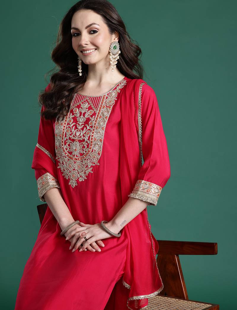 Pink silk blend printed kurta trouser dupatta set
