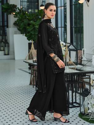 Black georgette embroidered kurta trouser dupatta set 3