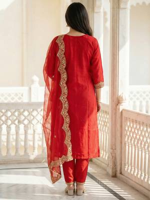 Red liva embroidered kurta trouser dupatta set 2
