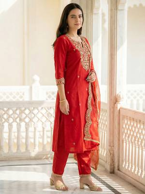 Red liva embroidered kurta trouser dupatta set 3