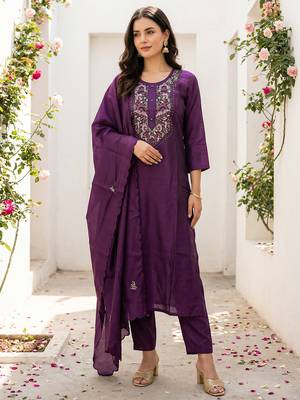 Burgundy silk blend embroidered kurta trouser dupatta set 1