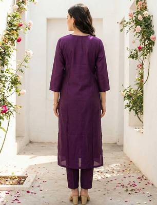 Burgundy silk blend embroidered kurta trouser dupatta set 2