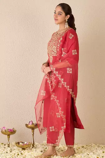 Red silk blend embroidered kurta trouser dupatta set