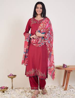 Pink viscose rayon embroidered kurta trouser dupatta set 4