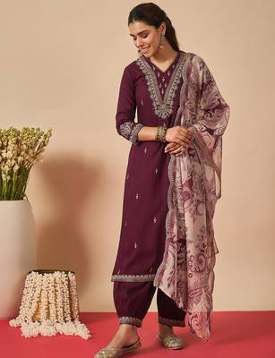 Burgundy viscose rayon embroidered kurta trouser dupatta set 4
