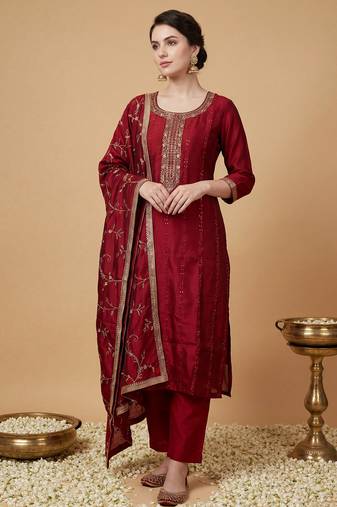 Maroon silk blend embroidered kurta trouser dupatta set