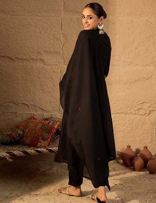 Black pure cotton embroidered kurta trouser dupatta set 2