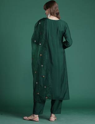 Green silk blend embroidered kurta trouser dupatta set 2