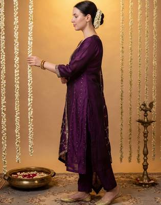 Purple silk blend embroidered kurta trouser dupatta set 3