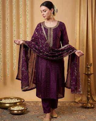 Purple silk blend embroidered kurta trouser dupatta set 4