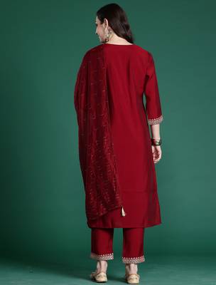 Maroon silk blend embroidered kurta trouser dupatta set 2