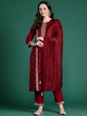 Maroon silk blend embroidered kurta trouser dupatta set 4
