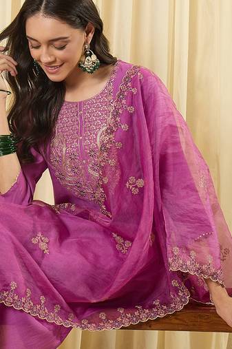 Lavender silk blend embroidered kurta trouser dupatta set