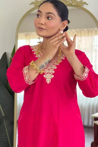 Pink silk blend embroidered kurta trouser dupatta set