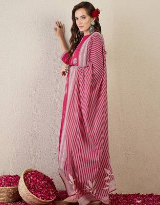 Pink pure cotton embroidered kurta trouser dupatta set 3