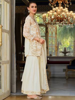 White silk blend embroidered kurta trouser dupatta set 3