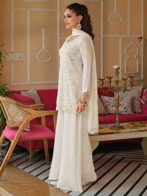 White silk blend embroidered kurta trouser dupatta set 3