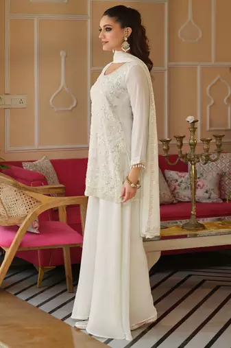White silk blend embroidered kurta trouser dupatta set