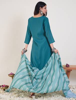 Teal silk blend embroidered kurta trouser dupatta set 2