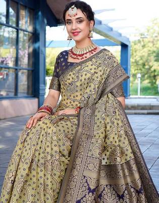 cream & blue ethnic motifs woven design zari organza saree 4
