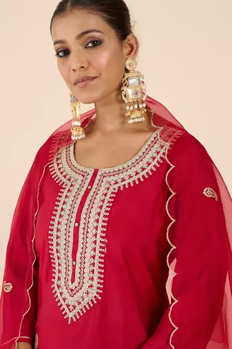 Pink silk blend embroidered kurta trouser dupatta set