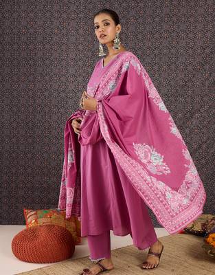 Pink pure cotton embroidered kurta trouser dupatta set 3