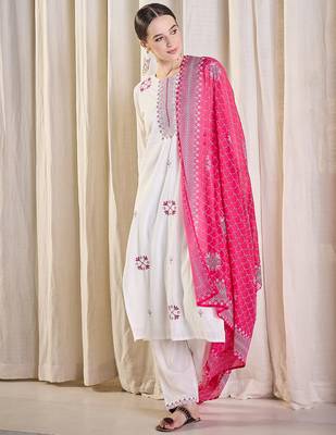 White pure cotton embroidered kurta trouser dupatta set 4