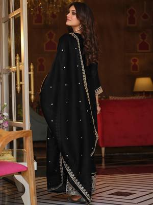 Black silk blend embroidered kurta trouser dupatta set 2